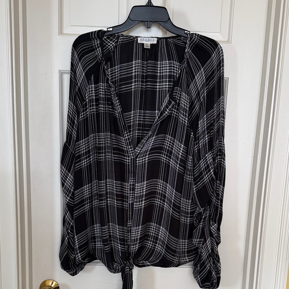 Studio JPR Black & White Plaid Long Sleeve Blouse